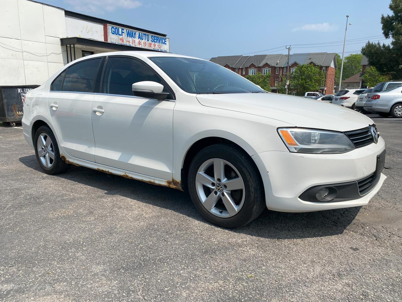 2011 Volkswagen Jetta 2.0L Diesel/Automatic/Heated Seats - Photo #4