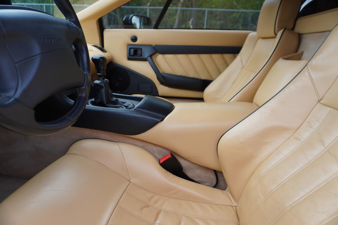 1998 Lotus Esprit PRISTINE / LOW KM'S / NO ACCIDENTS / LOCAL CAR - Photo #8