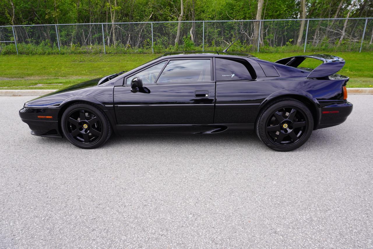 1998 Lotus Esprit PRISTINE / LOW KM'S / NO ACCIDENTS / LOCAL CAR - Photo #2
