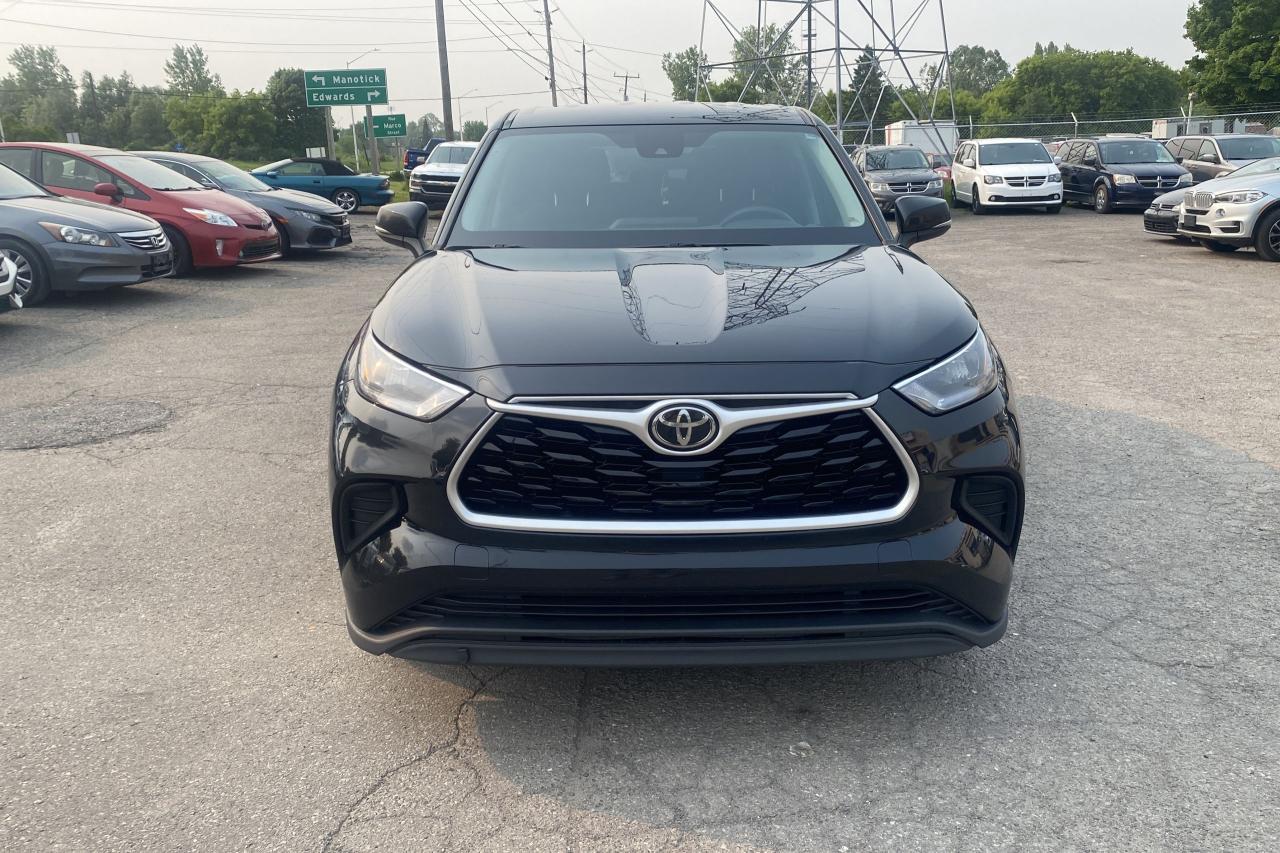 Used 2020 Toyota Highlander LE for sale in Ottawa, ON