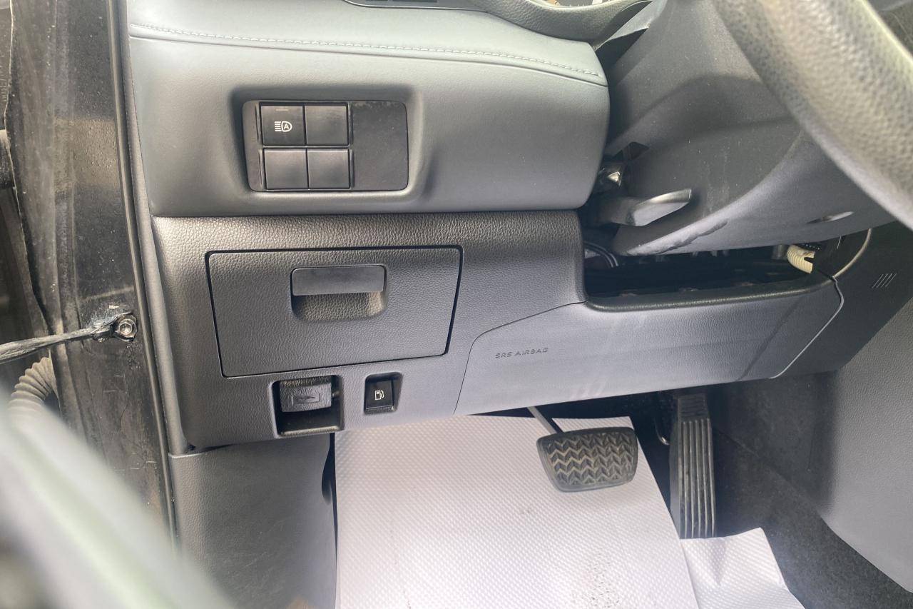 2020 Toyota Highlander LE - Photo #11
