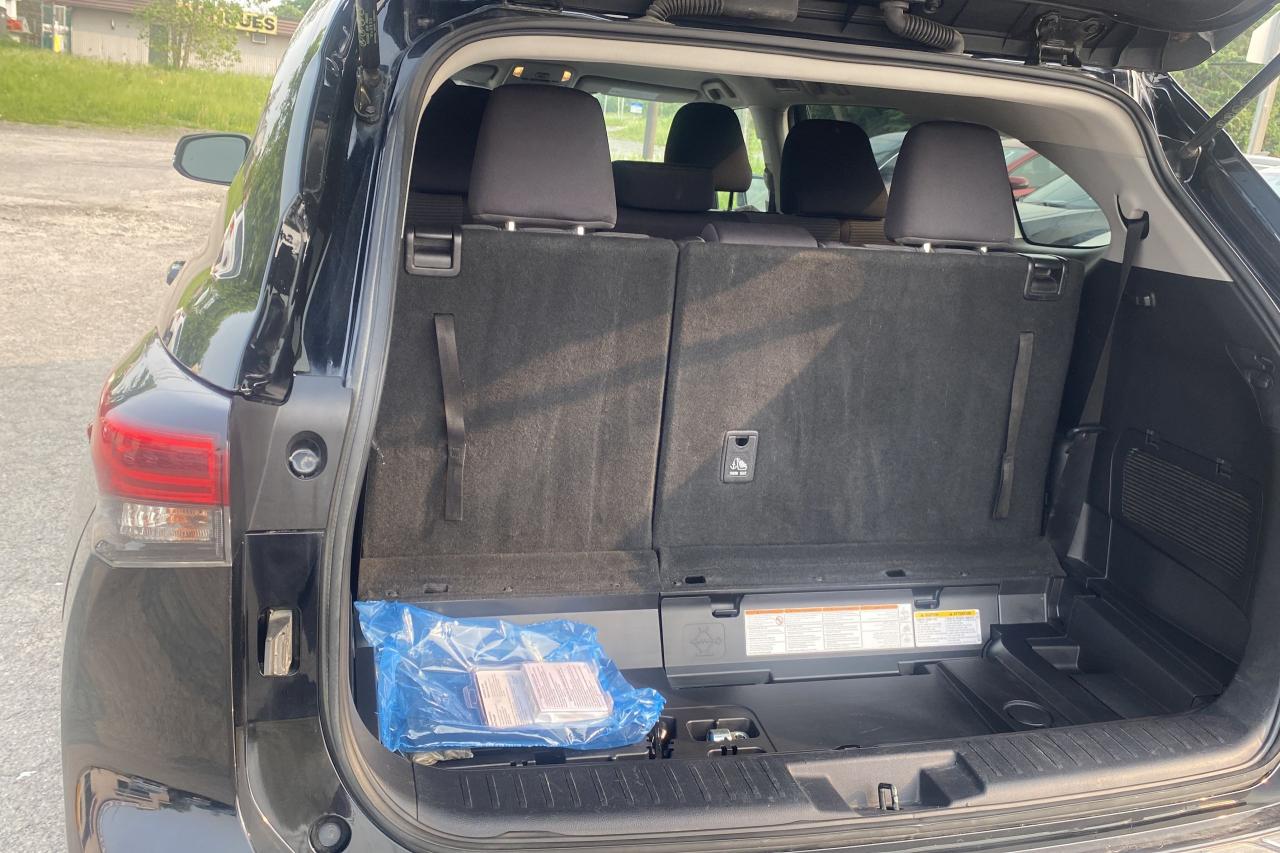 2020 Toyota Highlander LE - Photo #15