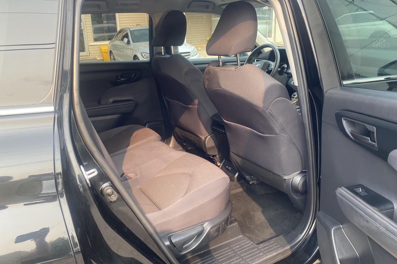 2020 Toyota Highlander LE - Photo #17