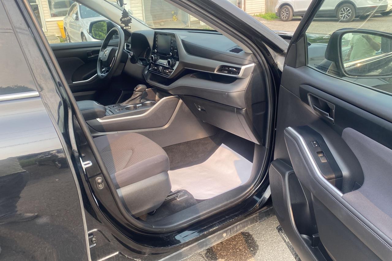 2020 Toyota Highlander LE - Photo #18