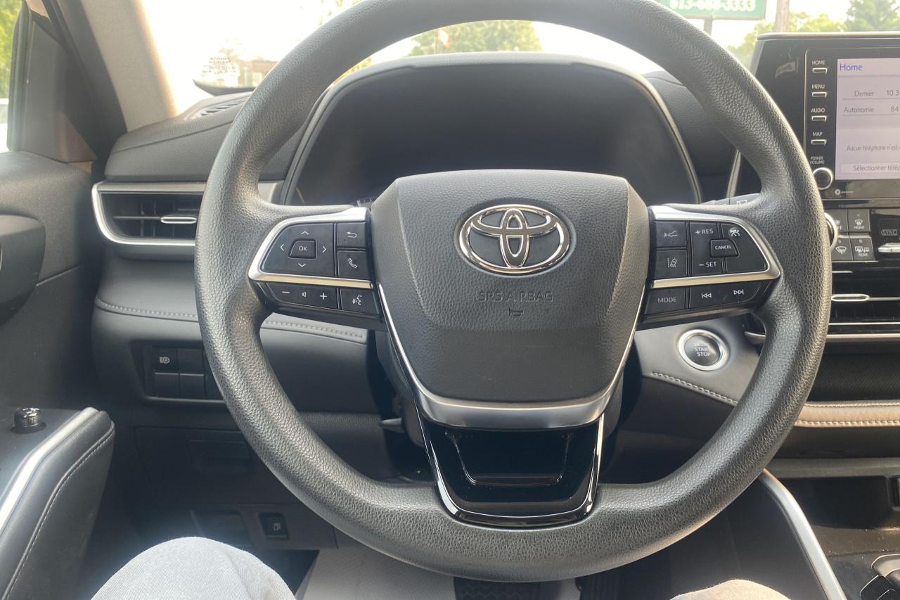 2020 Toyota Highlander LE - Photo #19