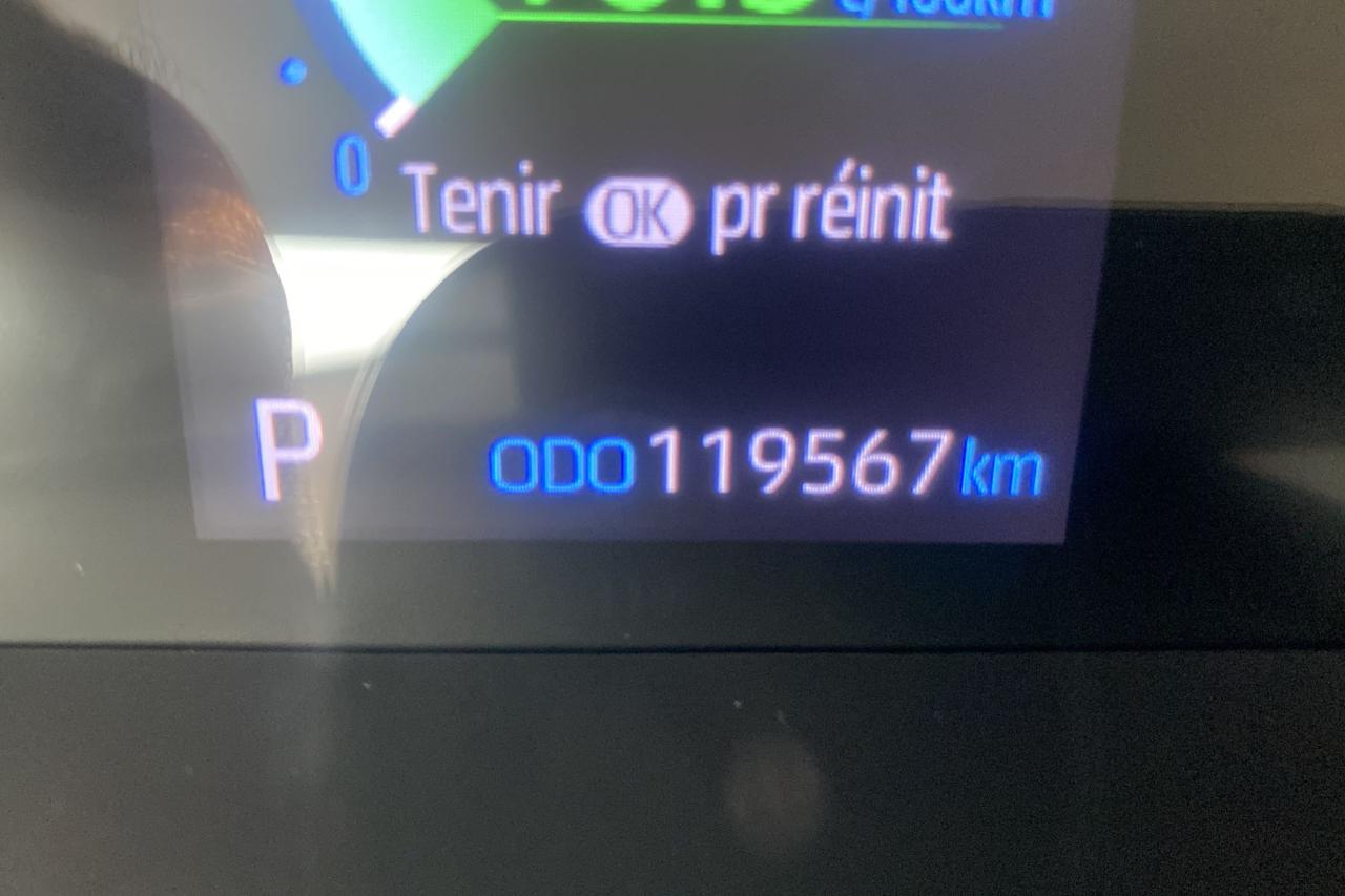 2020 Toyota Highlander LE - Photo #20