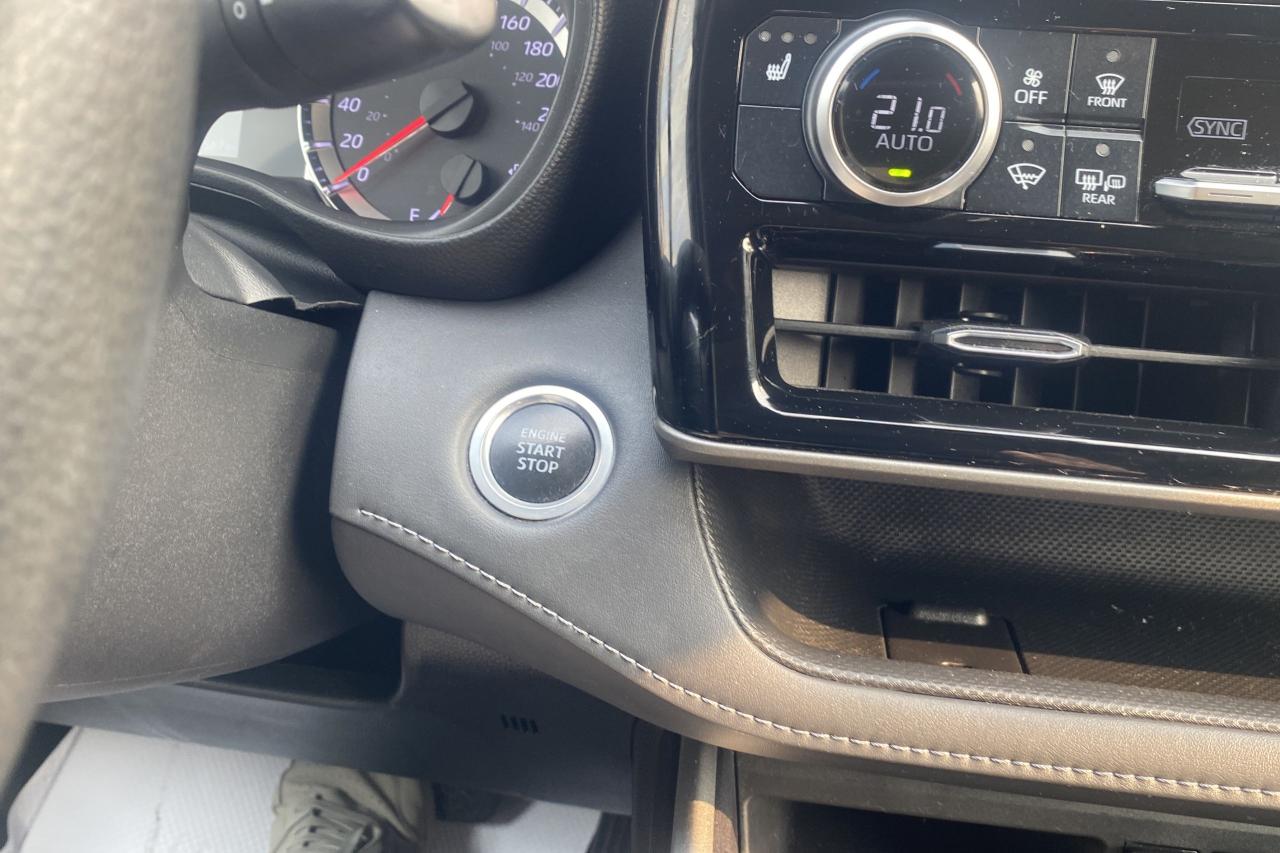 2020 Toyota Highlander LE - Photo #23