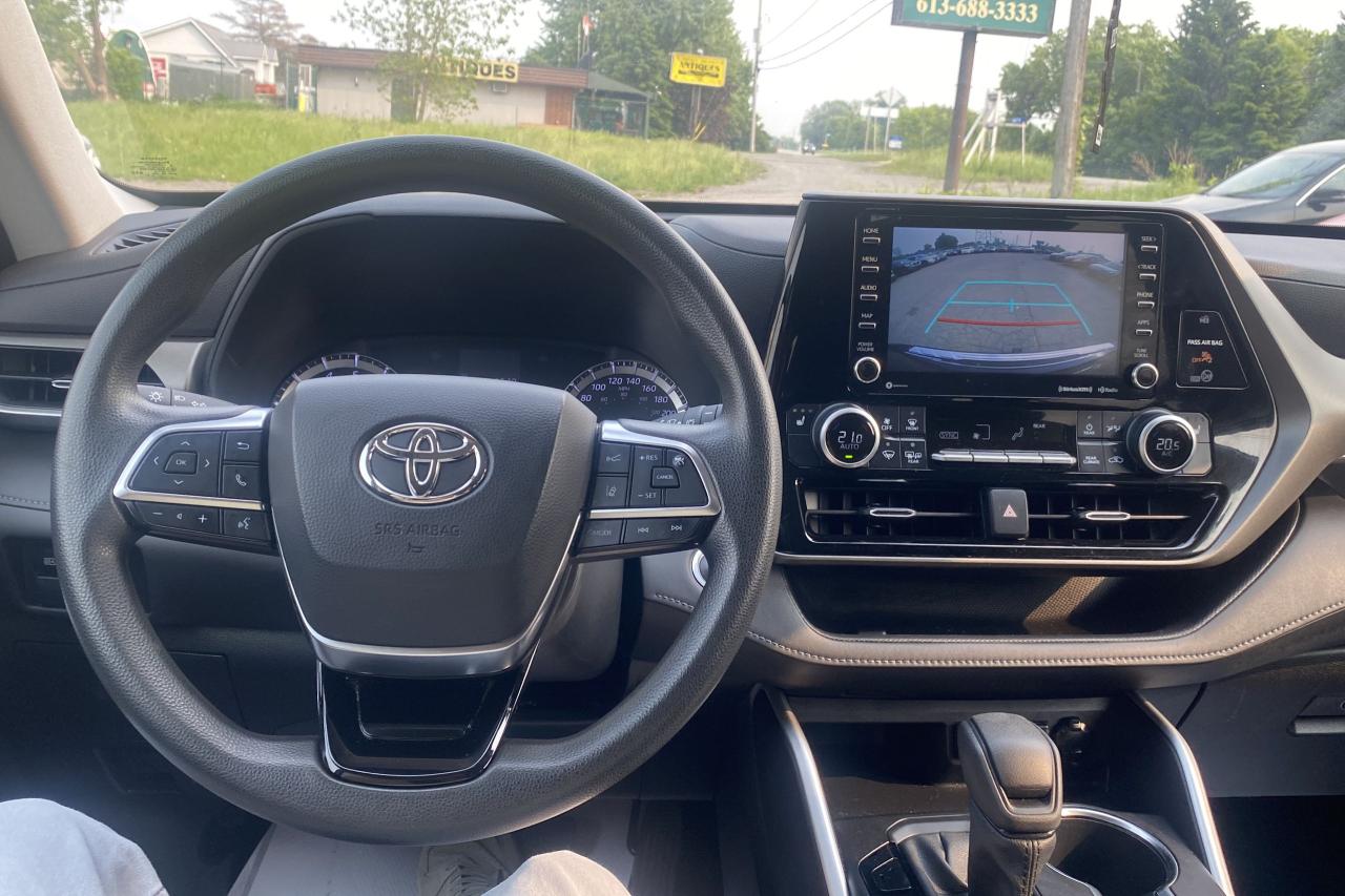 2020 Toyota Highlander LE - Photo #27