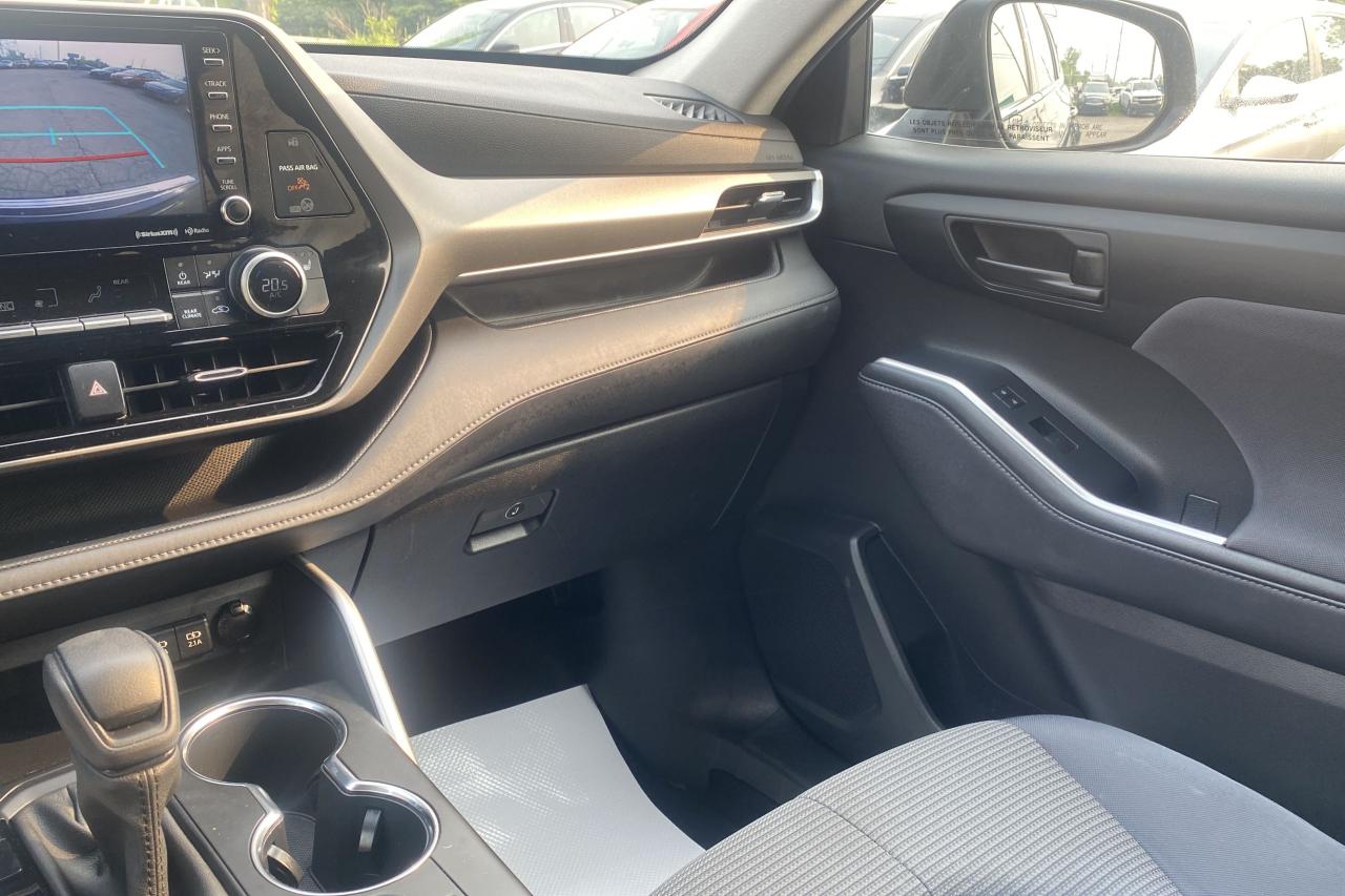 2020 Toyota Highlander LE - Photo #28