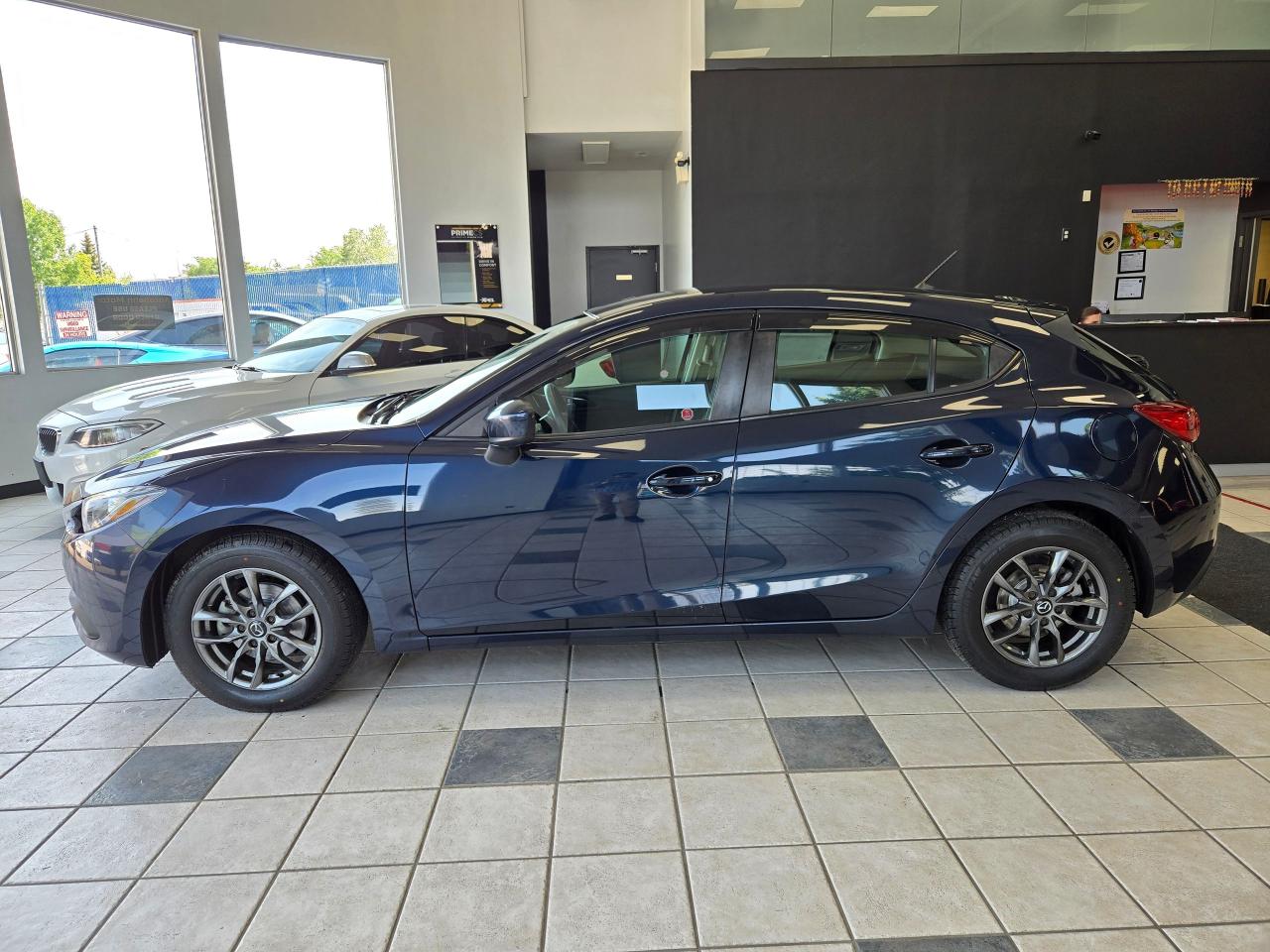 2016 Mazda MAZDA3 GX Hatchback | ALL CREDIT ACCEPTED!! - Photo #4