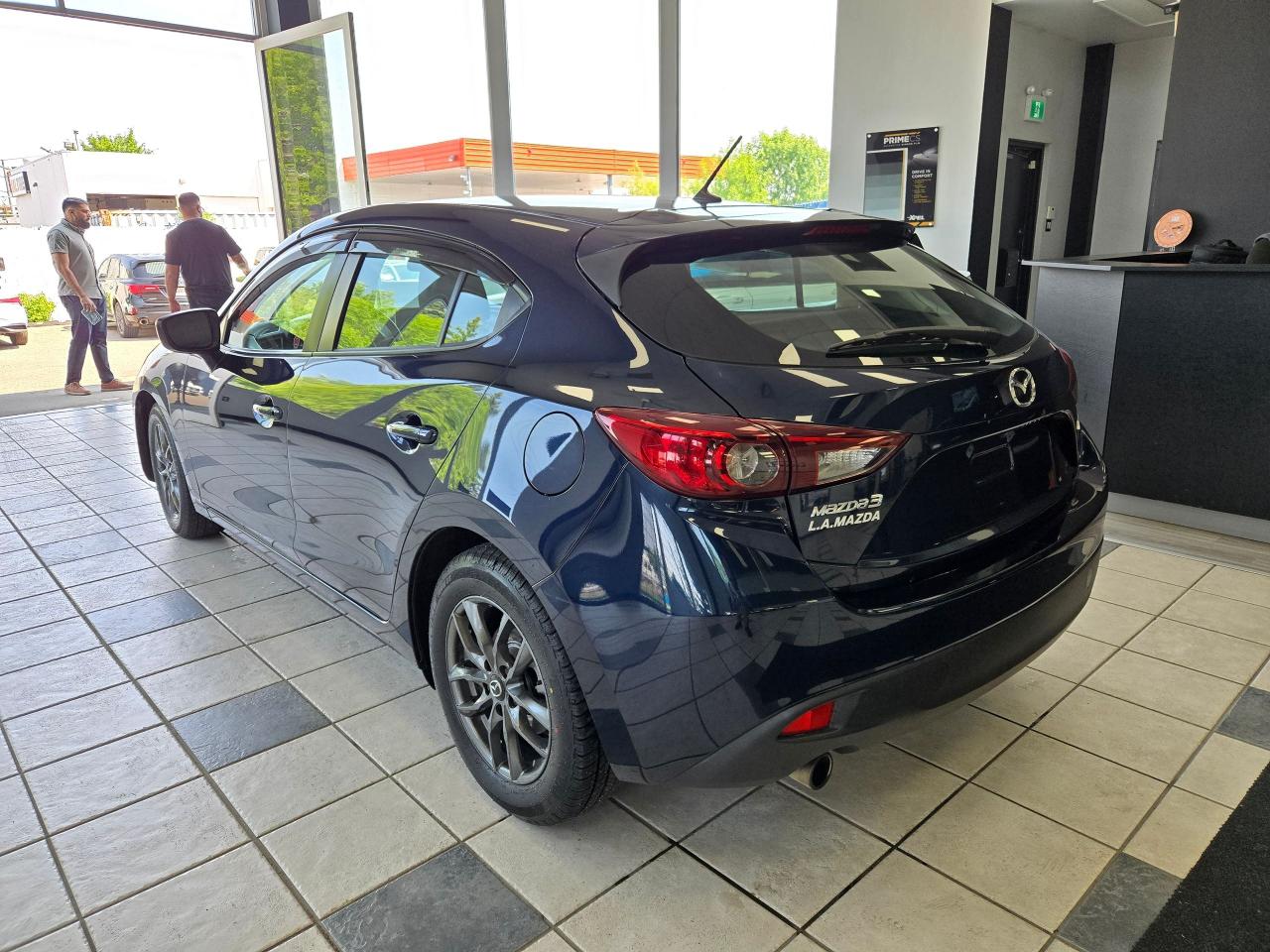 2016 Mazda MAZDA3 GX Hatchback | ALL CREDIT ACCEPTED!! - Photo #5