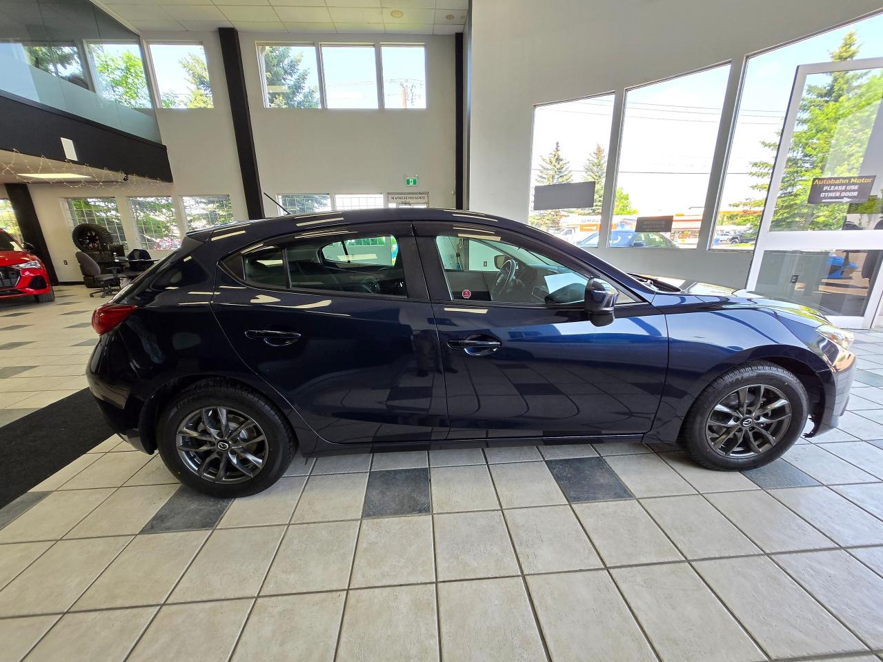 2016 Mazda MAZDA3 GX Hatchback | ALL CREDIT ACCEPTED!! - Photo #8