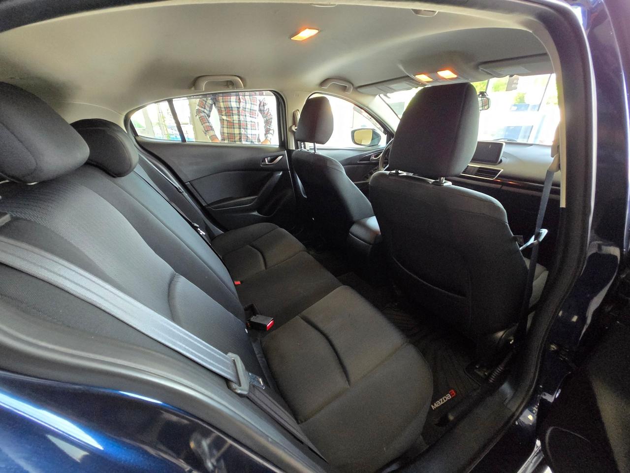 2016 Mazda MAZDA3 GX Hatchback | ALL CREDIT ACCEPTED!! - Photo #18