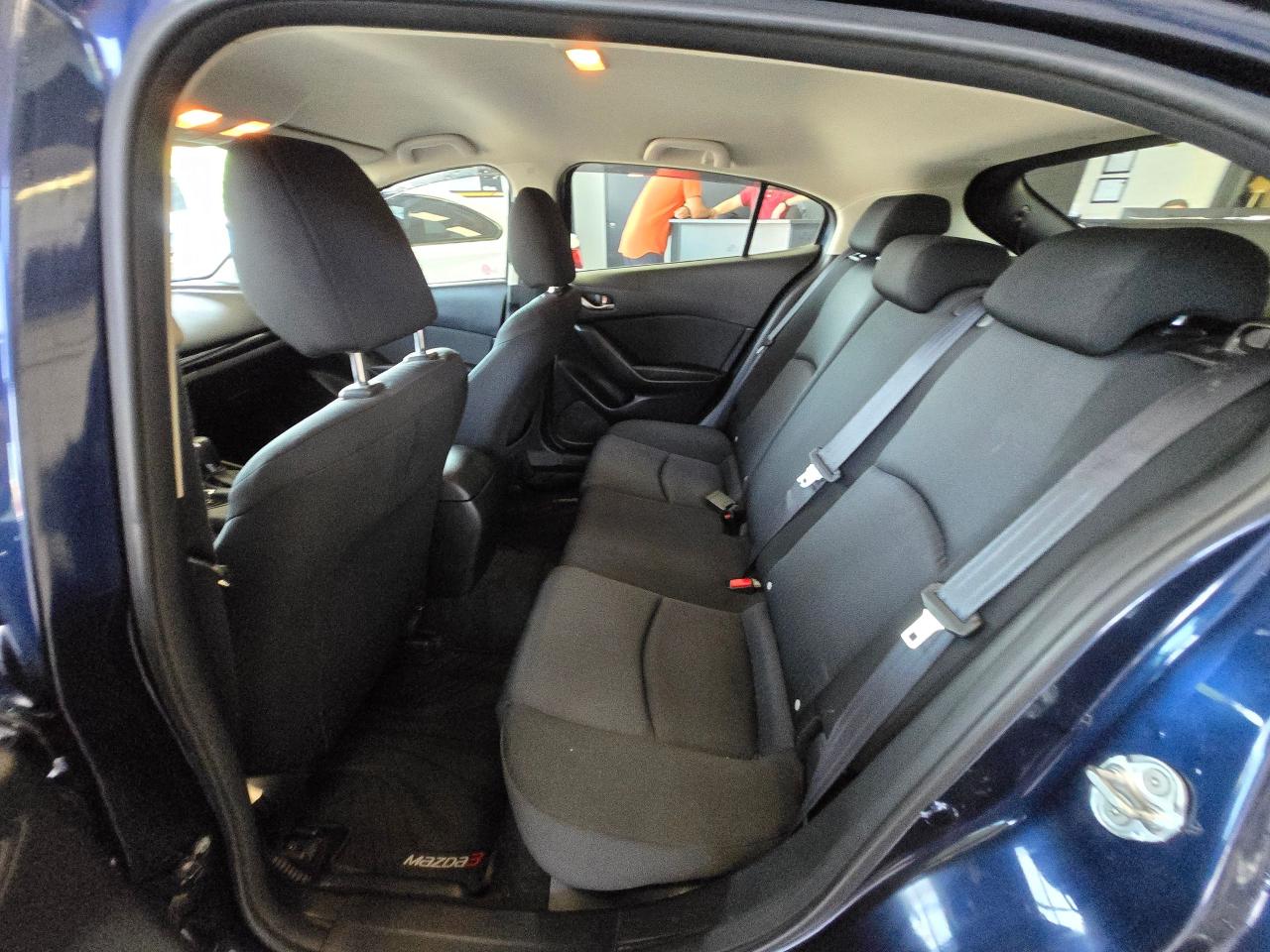 2016 Mazda MAZDA3 GX Hatchback | ALL CREDIT ACCEPTED!! - Photo #16