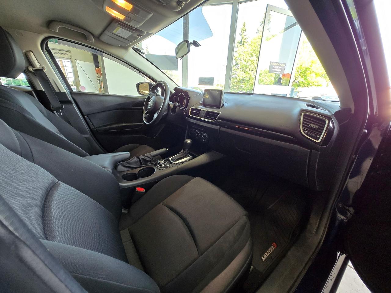 2016 Mazda MAZDA3 GX Hatchback | ALL CREDIT ACCEPTED!! - Photo #17