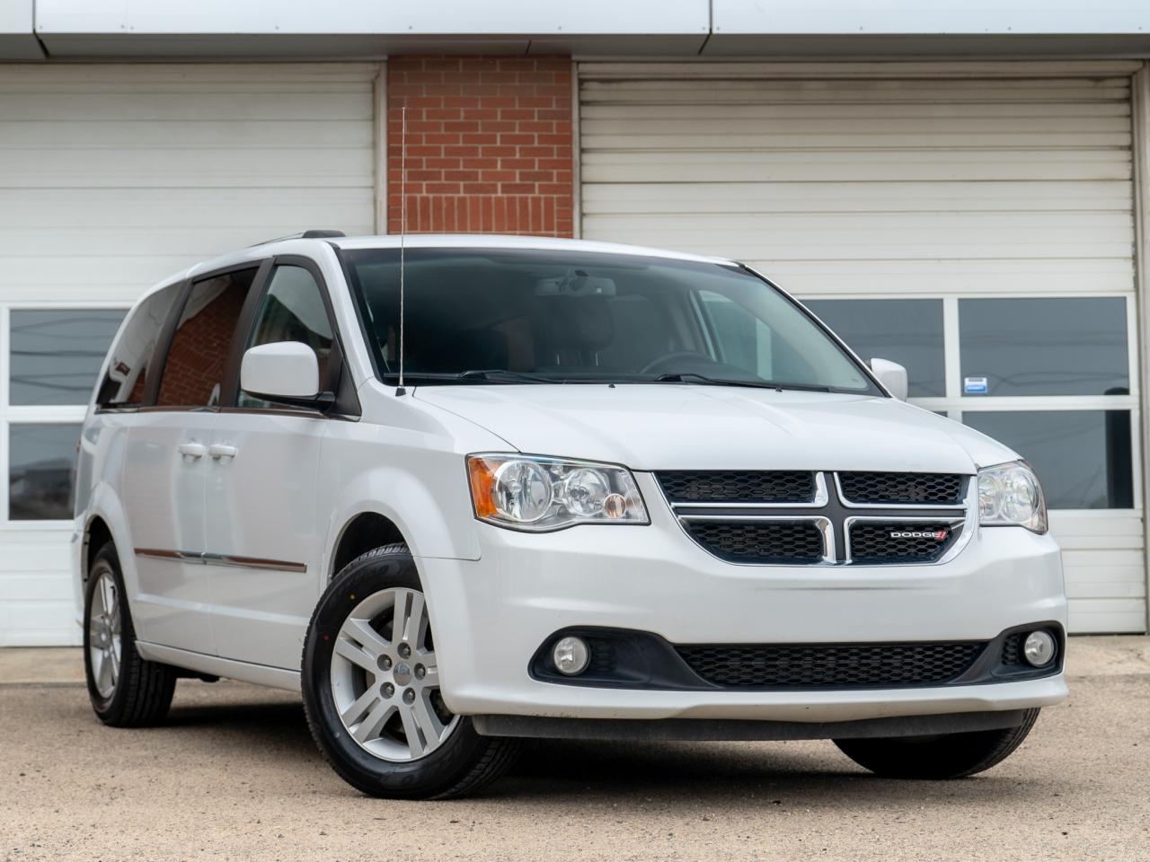 2017 Dodge Grand Caravan Crew Plus - Photo #3