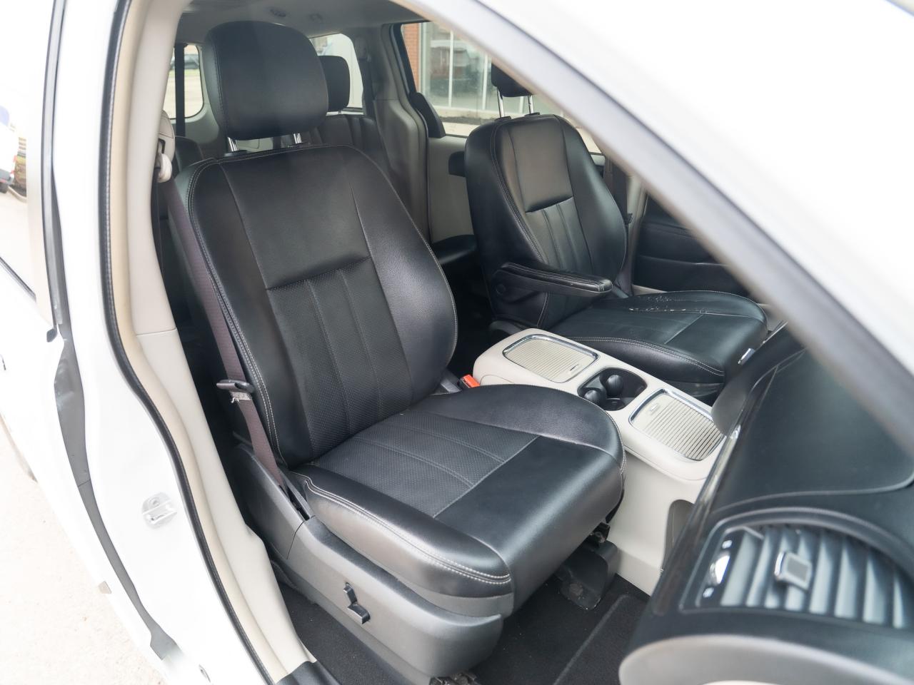2017 Dodge Grand Caravan Crew Plus - Photo #17