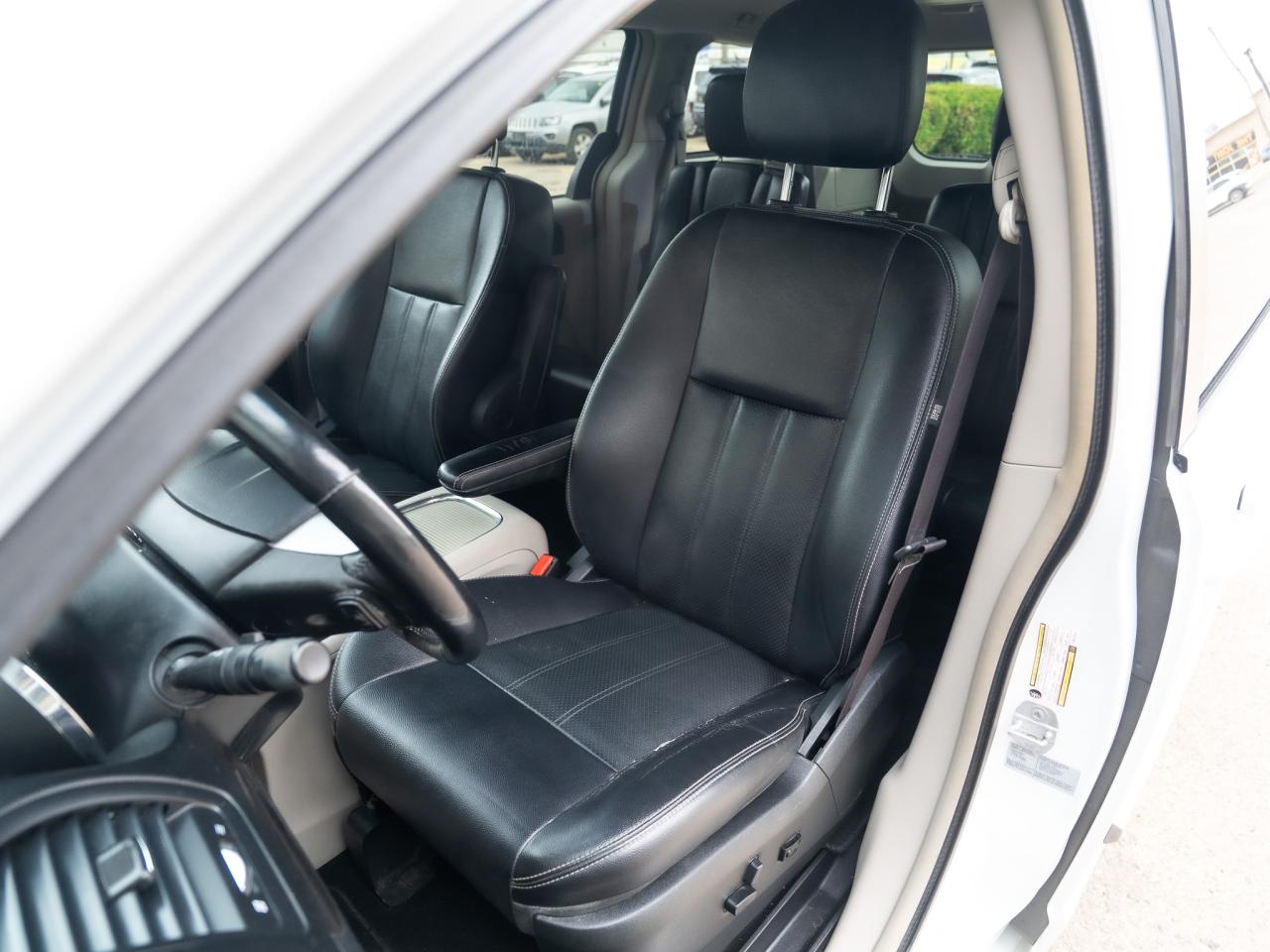 2017 Dodge Grand Caravan Crew Plus - Photo #16