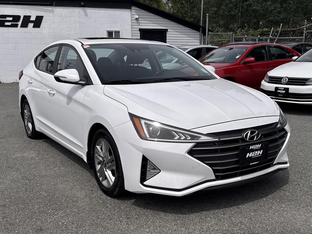 2020 Hyundai Elantra w/Sun & Safety Package FINANCING AVAILABLE Photo3