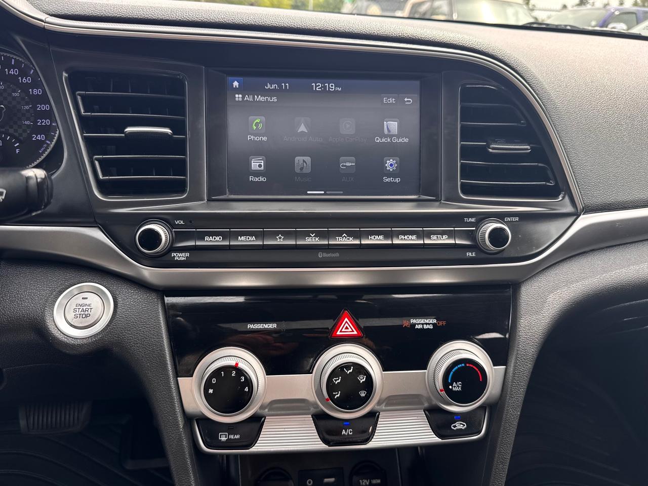 2020 Hyundai Elantra w/Sun & Safety Package FINANCING AVAILABLE Photo13