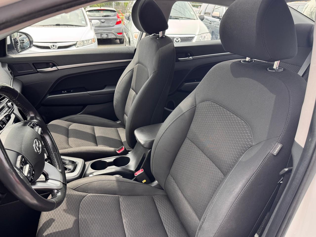 2020 Hyundai Elantra w/Sun & Safety Package FINANCING AVAILABLE Photo9