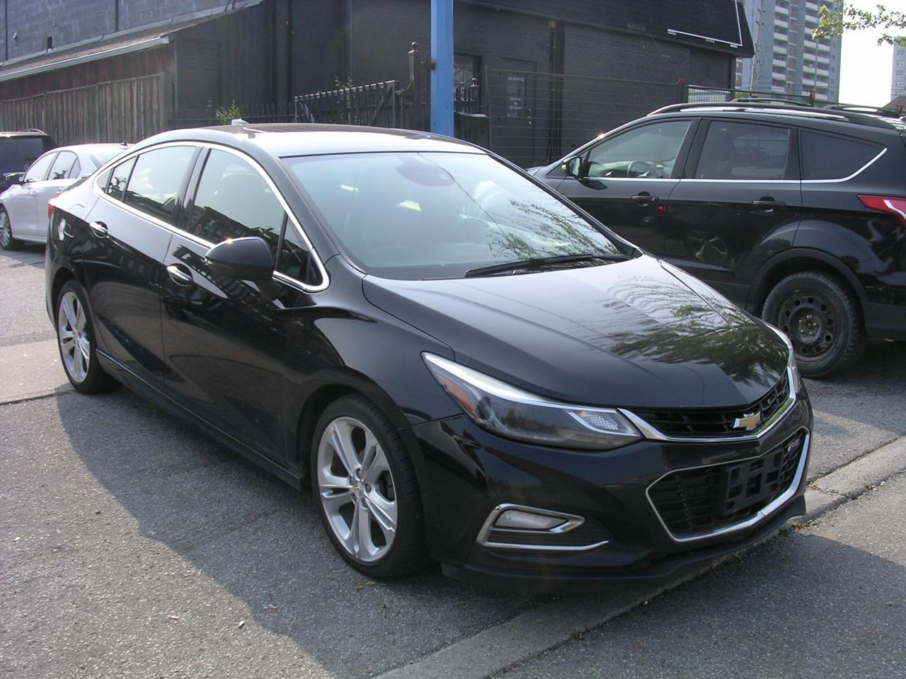 2018 Chevrolet Cruze Premier - Photo #2