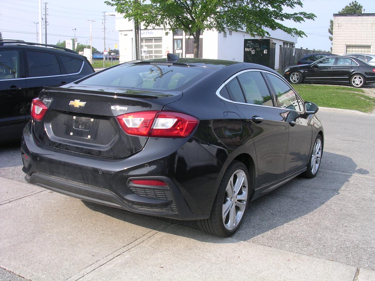 2018 Chevrolet Cruze Premier Photo2