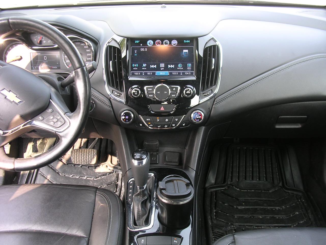 2018 Chevrolet Cruze Premier - Photo #9