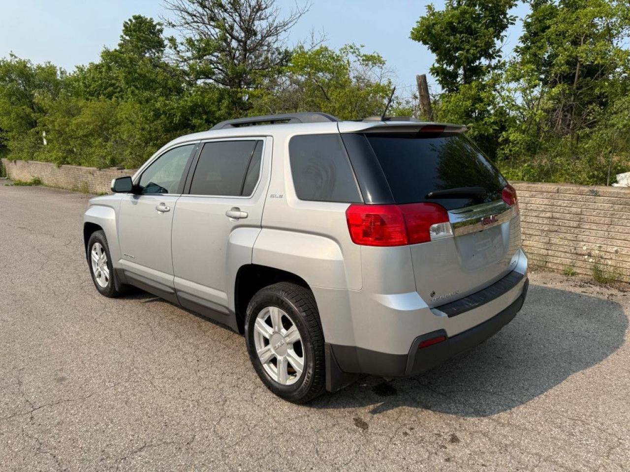 2015 GMC Terrain SLE | CLEAN CARFAX | AWD | LOW KMS | POWER SEATS | BACK-UP CAM | PIONEER SOUND SYSTEM | - Photo #4