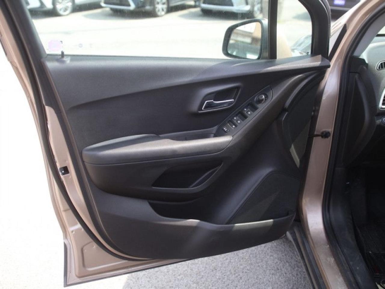 2018 Chevrolet Trax LT  **LOW KMS - CLEAN CARFAX** Photo