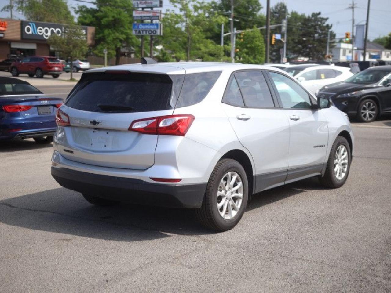 2019 Chevrolet Equinox LS  **LOW KMS - APPLE CP** Photo3