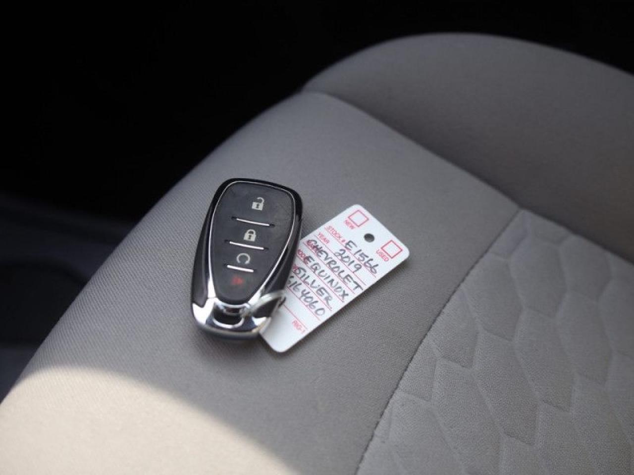 2019 Chevrolet Equinox LS  **LOW KMS - APPLE CP** Photo