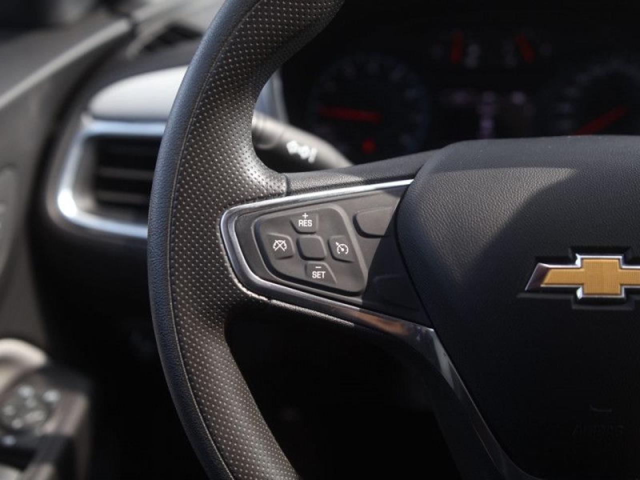 2019 Chevrolet Equinox LS  **LOW KMS - APPLE CP** Photo