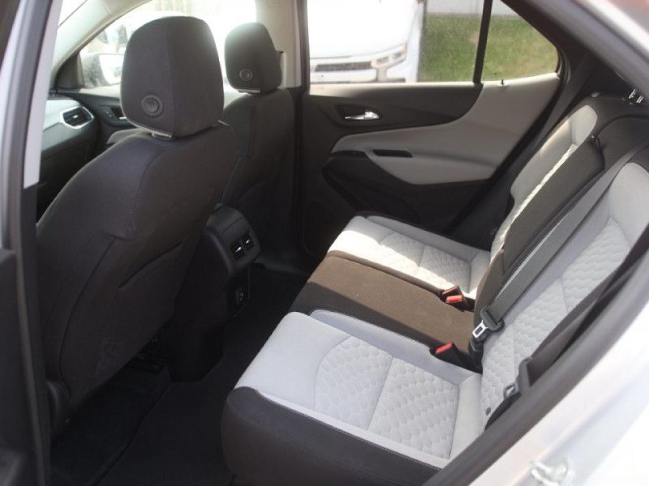 2019 Chevrolet Equinox LS  **LOW KMS - APPLE CP** Photo