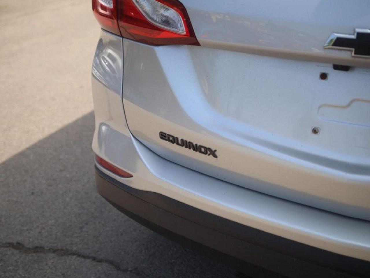 2019 Chevrolet Equinox LS  **LOW KMS - APPLE CP** Photo