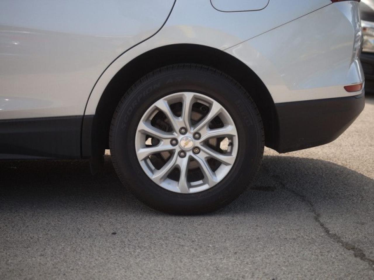 2019 Chevrolet Equinox LS  **LOW KMS - APPLE CP** Photo