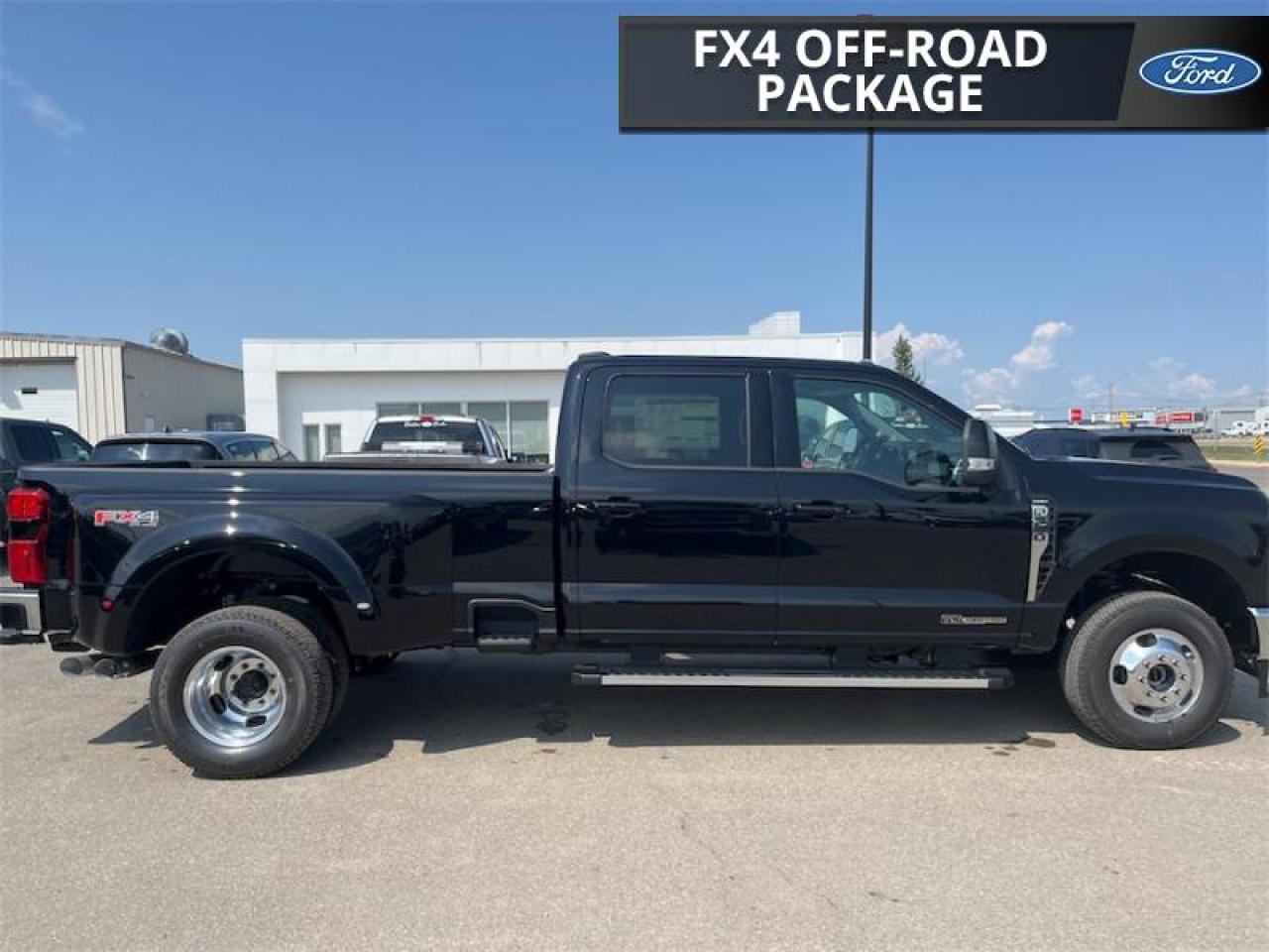 2025 Ford F-350 Super Duty Lariat Photo1