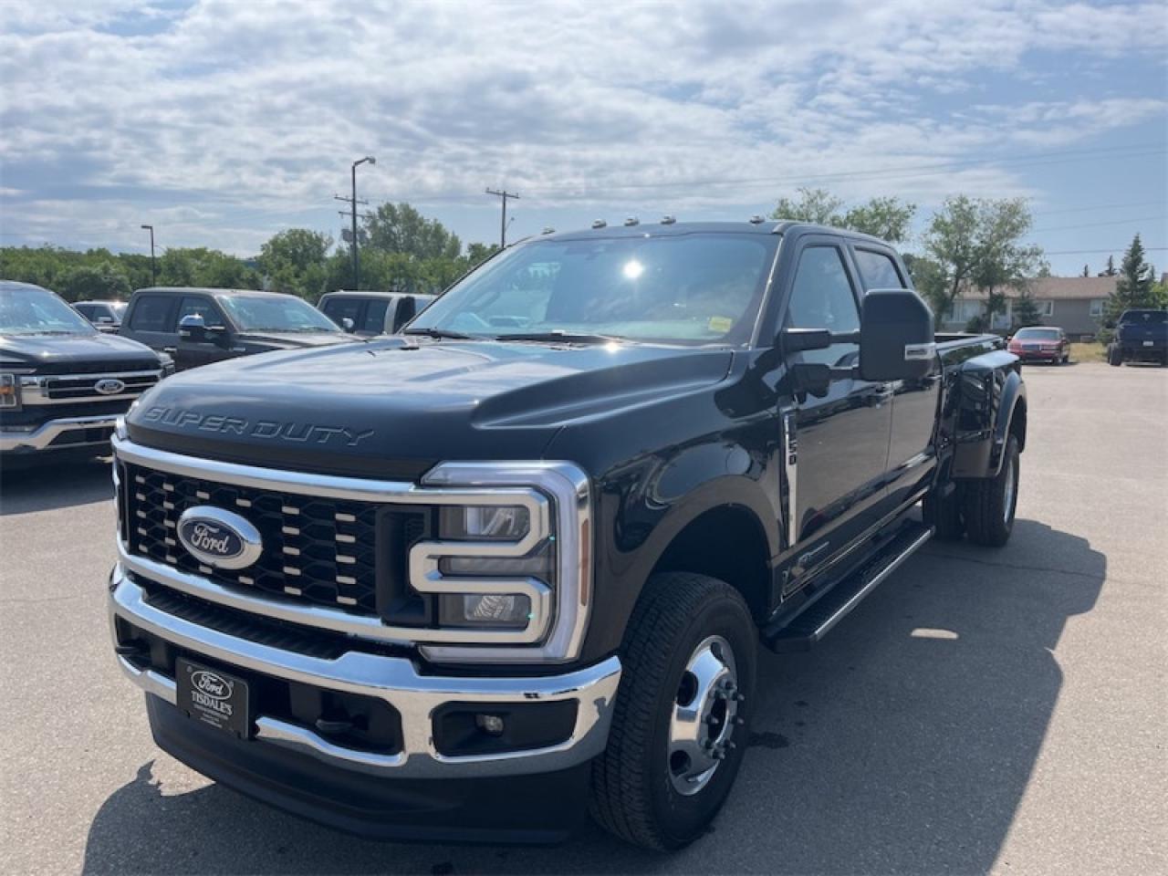 2025 Ford F-350 Super Duty Lariat Photo4