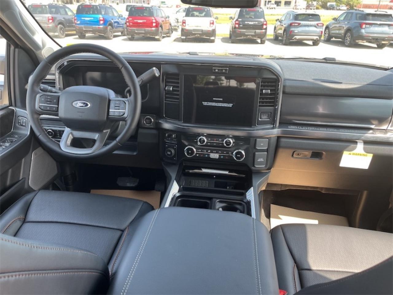 2025 Ford F-350 Super Duty Lariat Photo5