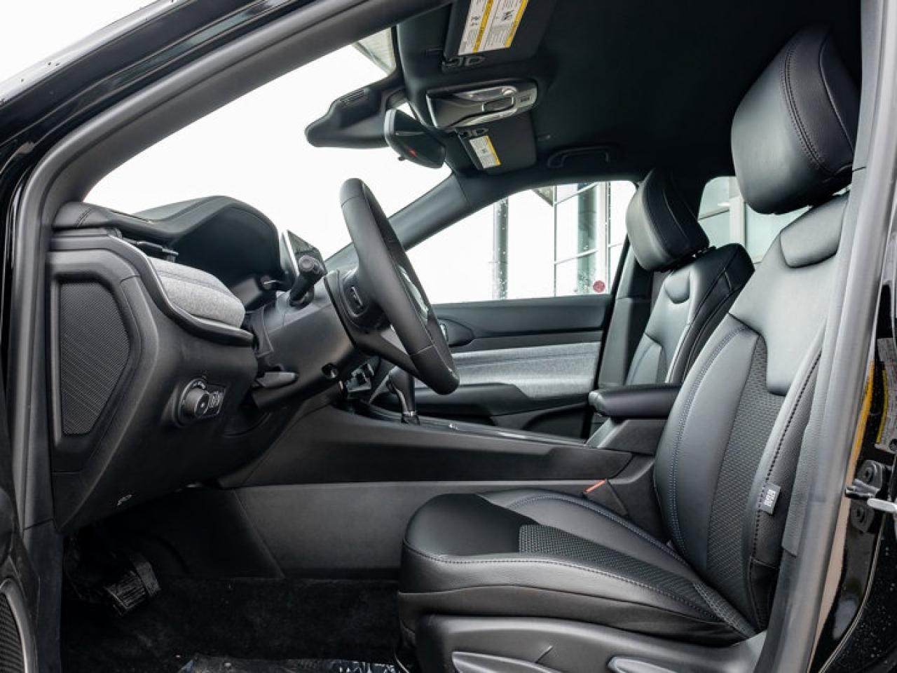 2025 Jeep Compass NORTH Photo