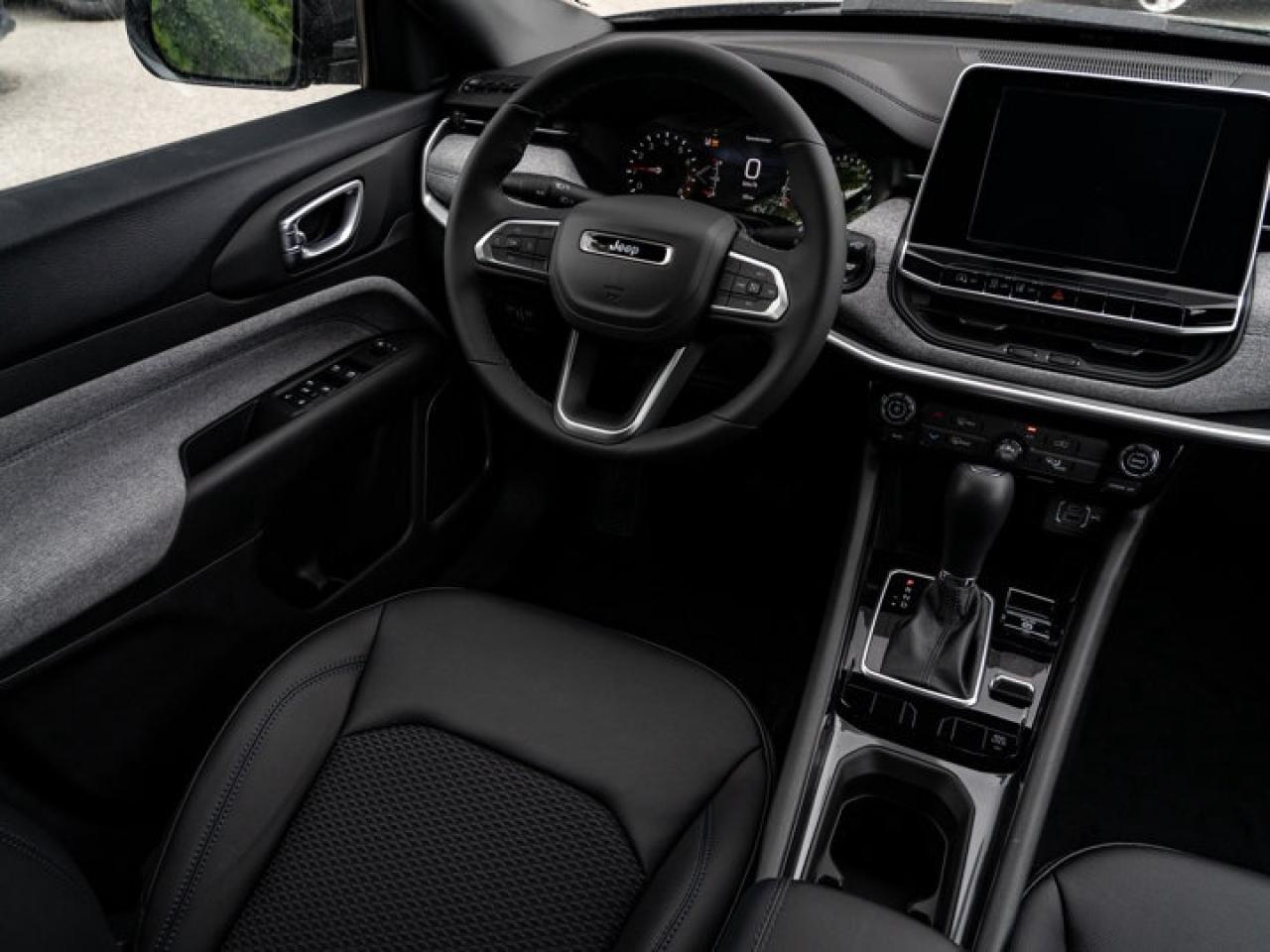 2025 Jeep Compass NORTH Photo