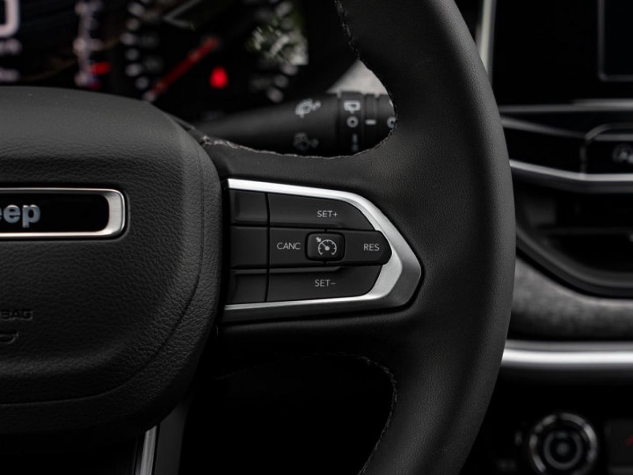 2025 Jeep Compass NORTH Photo