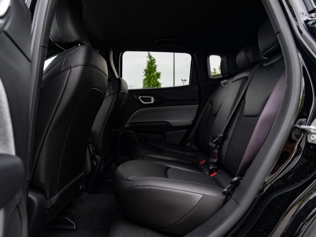 2025 Jeep Compass NORTH Photo