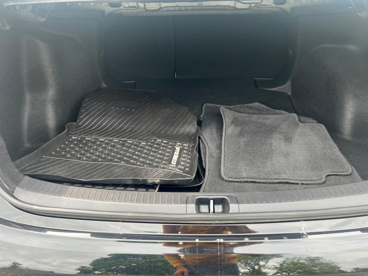 2023 Toyota Corolla LE Photo3