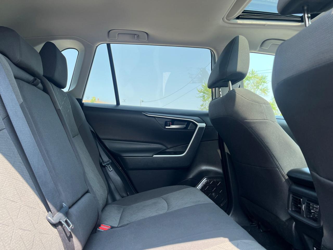 2021 Toyota RAV4 XLE AWD - Photo #7