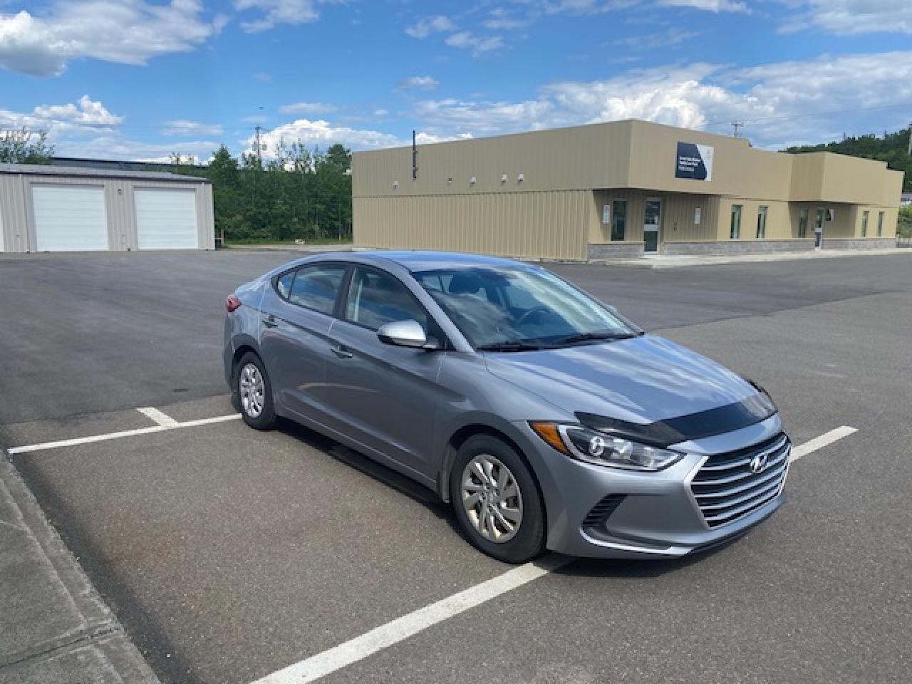 2017 Hyundai Elantra LE - Photo #2
