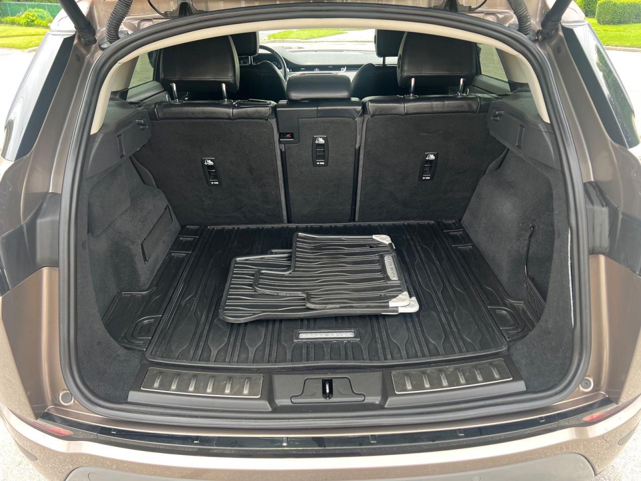 2020 Land Rover Evoque SE - Photo #5