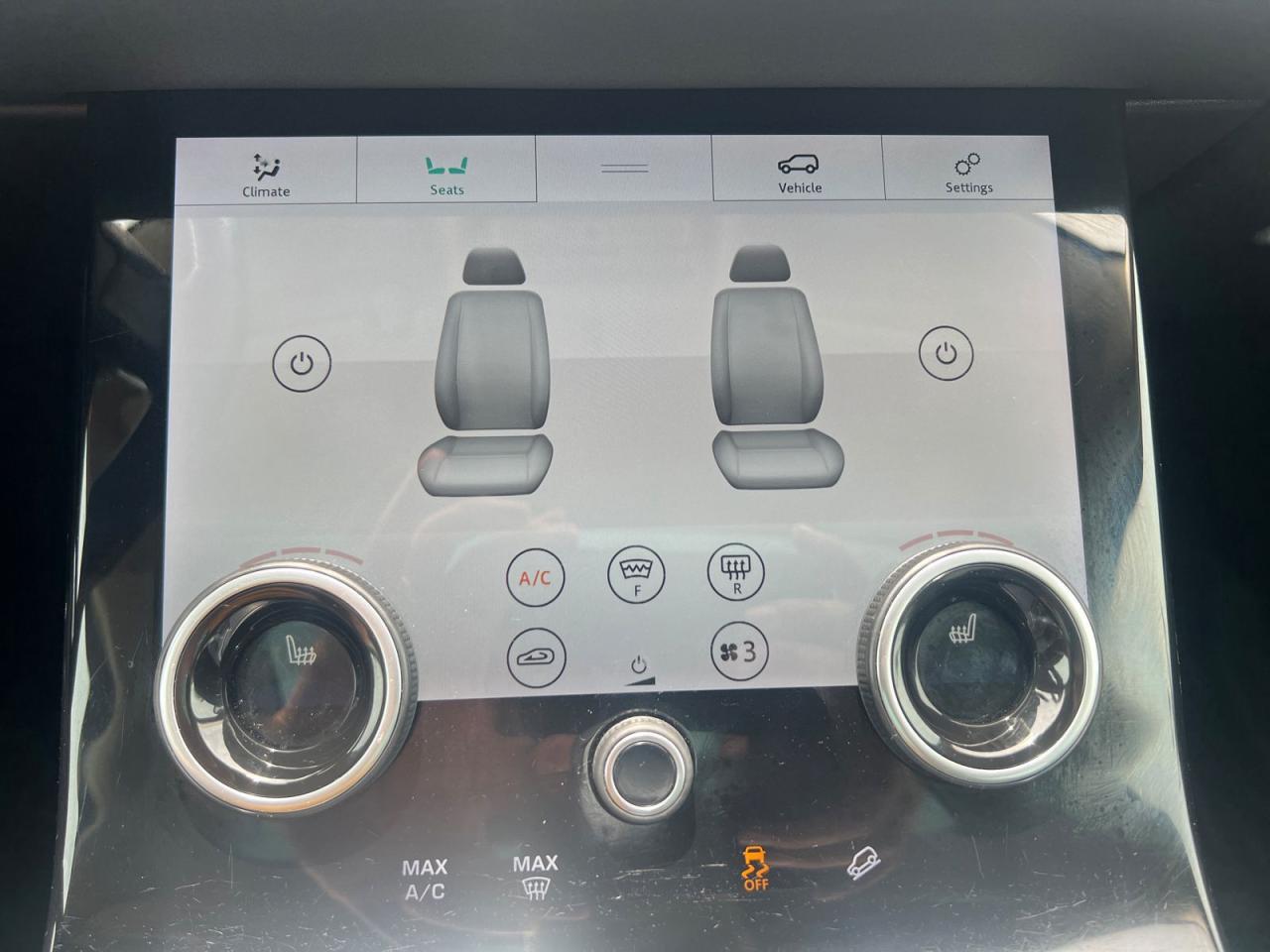 2020 Land Rover Evoque SE - Photo #17