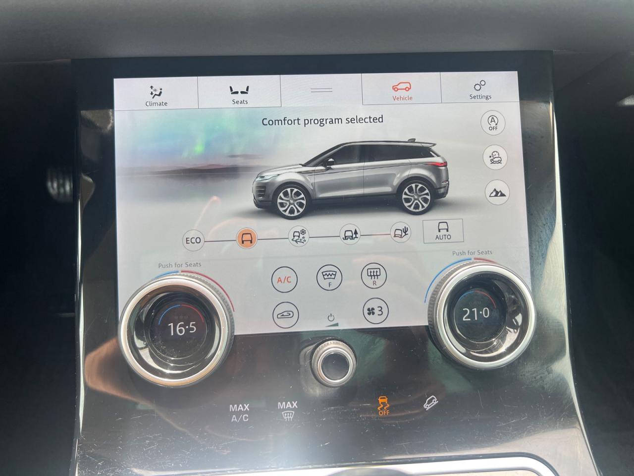 2020 Land Rover Evoque SE - Photo #16