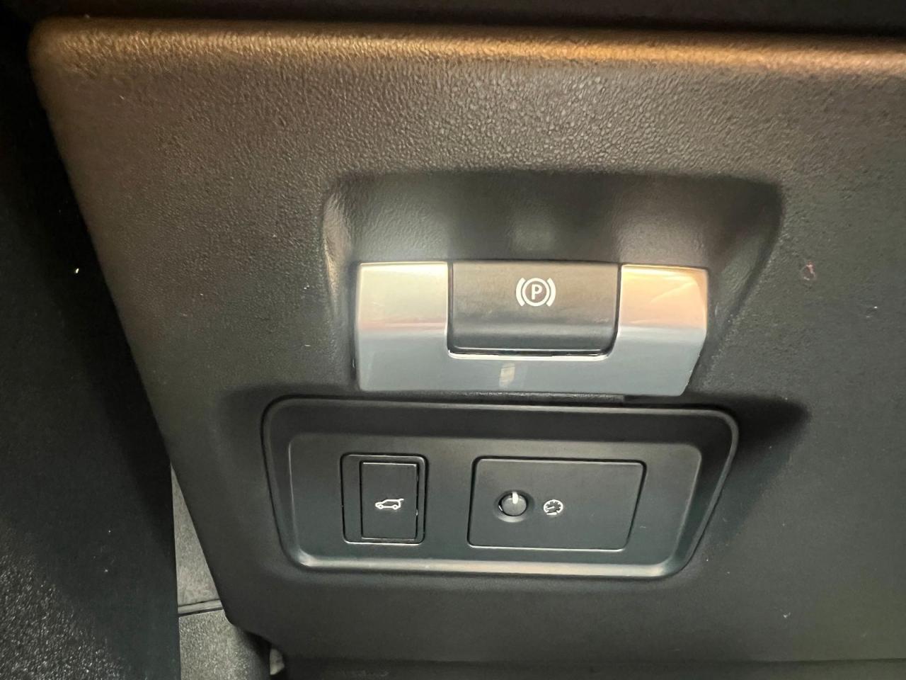 2020 Land Rover Evoque SE - Photo #19